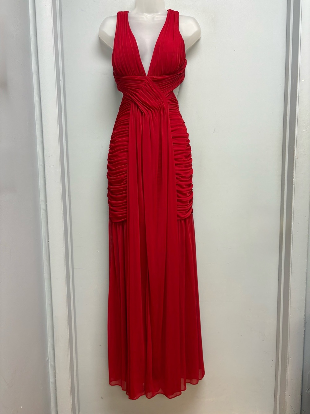 Hailey Logan by Adrianna Papell Red Ruched Cutout Back Formal Maxi Dress 7/8